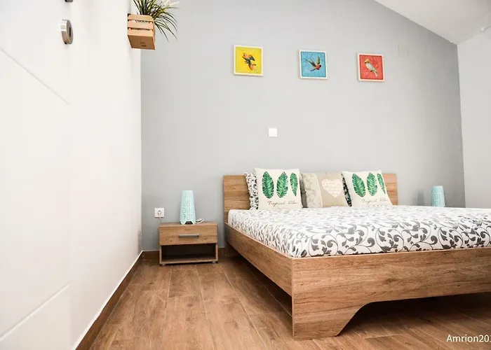 Marazul Apartamento Povljana